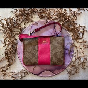 Coach wristlet wallet